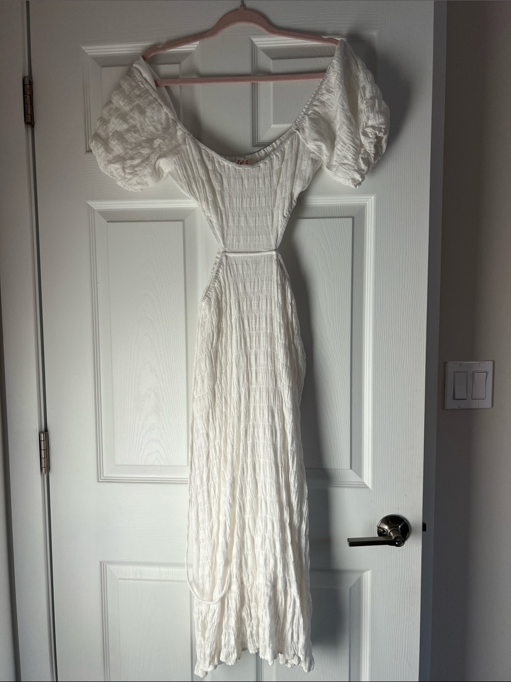 Move out sale: White Puff-Sleeve Maxi Dress - Elegant Summer Style